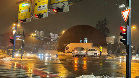 Previdno! Na eni izmed najbolj prometnih cest v prestolnici se je zgodila prometna nesreča (FOTO)