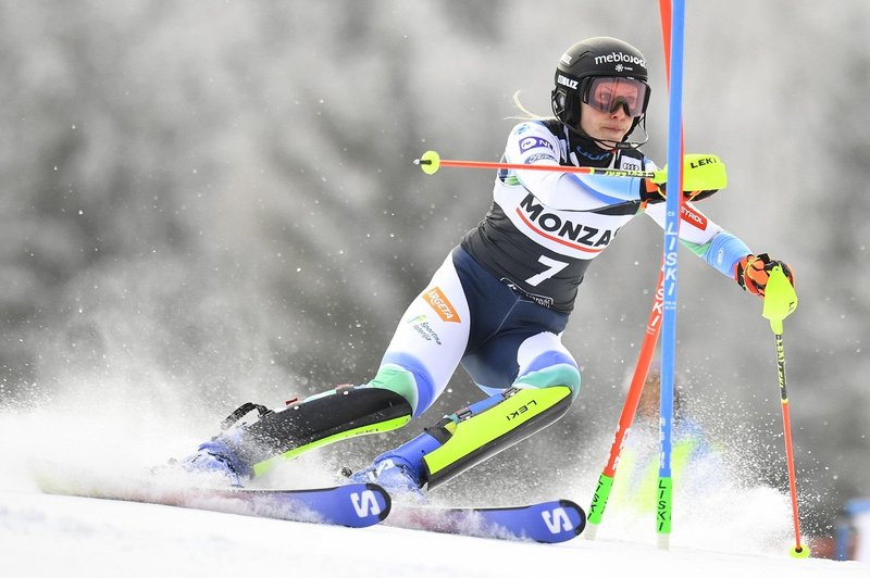 V prvi slalomski vožnji v finalu obe Slovenki (foto: Profimedia)