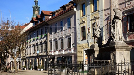 Je lahko še lepši? Eden naših najbolj slikovitih trgov bo dobil novo podobo