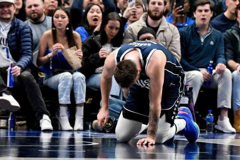 To pa je udarec! Luka Dončić zaradi poškodbe na stranskem tiru, Dallas sporočil slabo novico (foto: Profimedia)