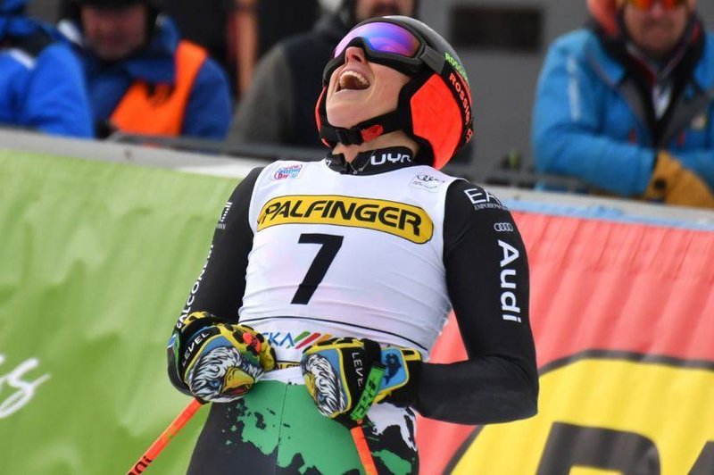 Shiffrinova bi bila verjetno zlata, toda ... Tudi njena smola je vodila do velikega slavja Italijanke (Štuhčeva presenetila s svojo potezo) (foto: Profimedia)