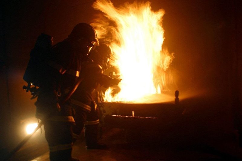 Grozljivo: požar v hiši vzel življenja matere in sedmih otrok (foto: Profimedia)