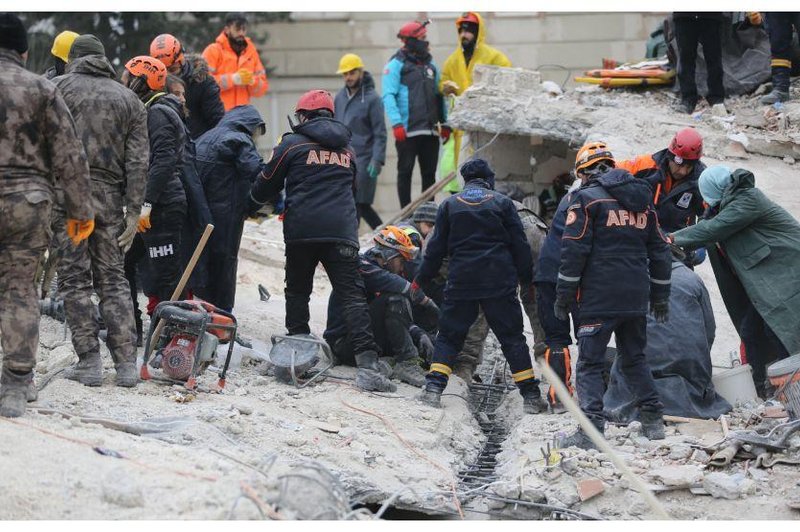 Na prizorišče turške apokalipse odpotoval tudi slovenski koordinator (foto: Profimedia)