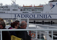 Na Hrvaškem jahta trčila v trajekt Jadrolinije