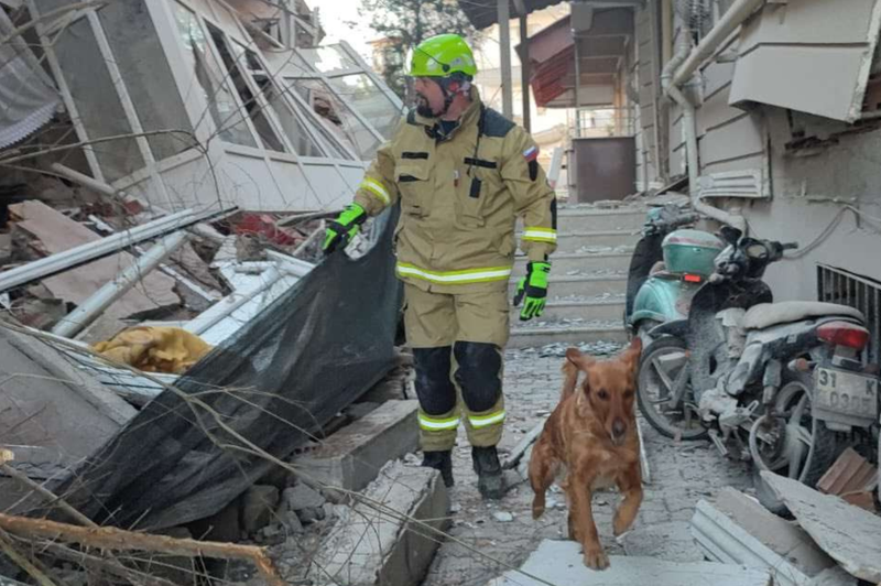 (FOTO in VIDEO) Slovenci, ki v Turčiji iščejo ujete pod ruševinami: "Veliko huje je, kot smo mislili ob prvih posnetkih" (foto: Facebook/URSZR)