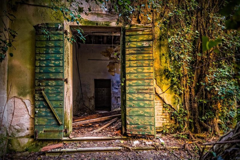 Kraji, ki bi lahko bili turistične atrakcije, pa dostop (z razlogom) ni dovoljen (foto: profimedia)