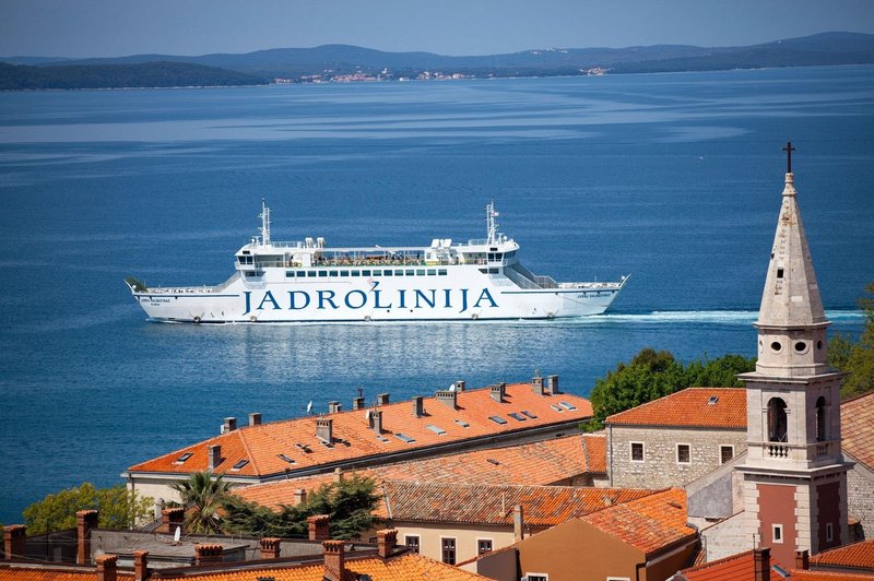 Neprijeten prizor v hrvaškem biseru: gradnja luksuznega hotela močno onesnažila morje (foto: Profimedia)