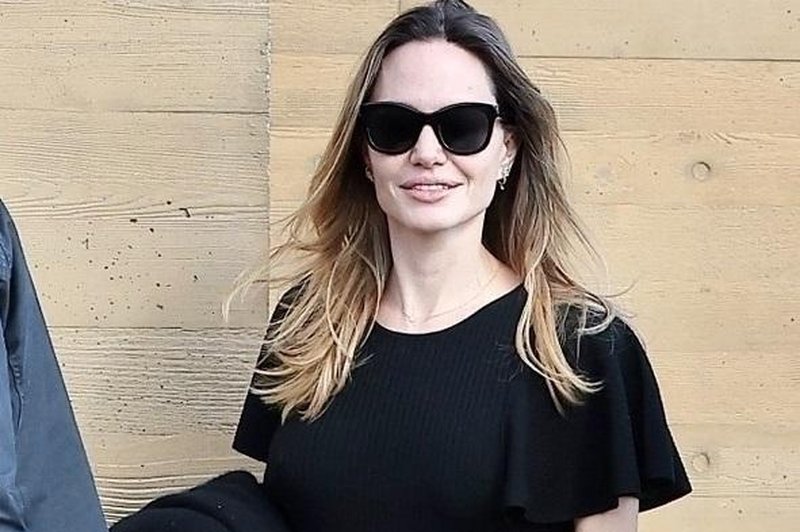 Nova ljubezen? Sijočo Angelino Jolie ujeli z enim najbogatejših moških na svetu (FOTO) (foto: Profimedia)