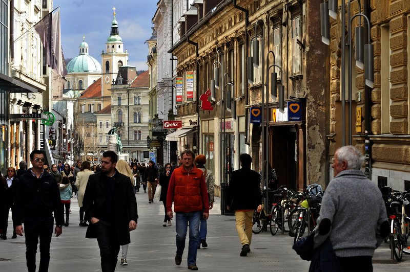 Smo Slovenci zadovoljni z življenjem v svoji državi? Rezultati raziskave vas znajo presenetiti (foto: Žiga Živulovič jr./Bobo)