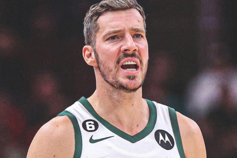 Goran Dragić po treh tednih dočakal debi v dresu novega kluba in prišel do osupljivega mejnika (kar mu je uspelo, je neverjetno) (foto: Twitter/ TheBucksZone)