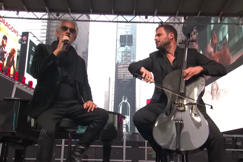 Popoln nastop: Stjepan Hauser in Andrea Bocelli v New Yorku za trenutek zaustavila čas (VIDEO) (foto: YouTube/Hauser/ponetek zaslona)