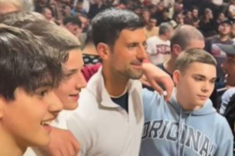 Novak Đoković izgubil bančno kartico: poglejte, kako je presenetil najditelja (VIDEO) (foto: Instagram/SportKlub/posnetek zaslona)