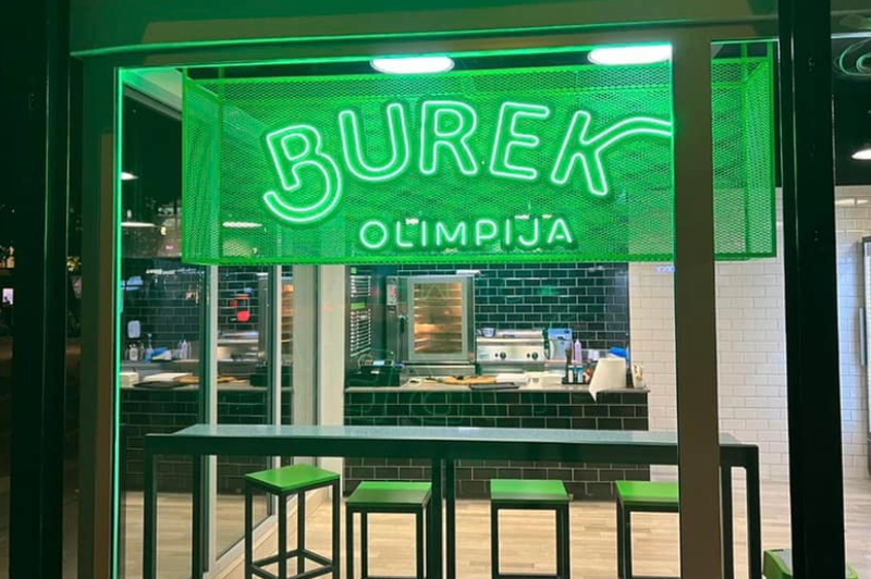 Odstranjen želodec: žrtvama nedopustne zdravniške napake na pomoč priskočili pri znanem ljubljanskem ponudniku bureka (foto: Facebook/Burek Olimpija)