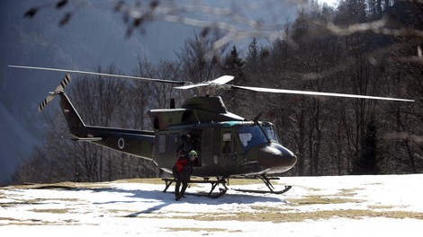 Znani slovenski glasbenik doživel hudo prometno nesrečo, reševali so ga s helikopterjem