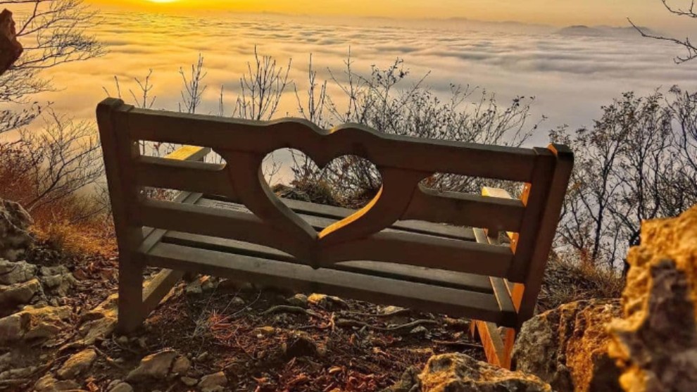 3. Boč Boč je jugovzhodno nad Poljčanami, v jugovzhodnem delu Dravinjske doline. Pot lahko začnete s strani Šmarja pri Jelšah …