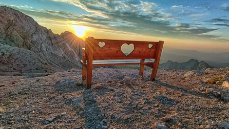 Bi se radi odpravili na navdihujoč pohod? Tukaj so 3 ideje (navdušeni boste nad razgledom)