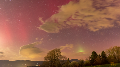 Objavljamo spektakularne fotografije Slovenca, ki je bedel vso noč, da bi v objektiv ujel redek severni sij (FOTO)