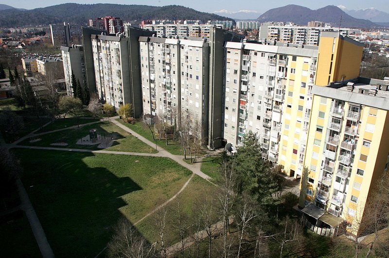 V čevljih najemodajalcev: se oddajanje 'na črno' res bolj izplača? (foto: Tina Kosec/Bobo)