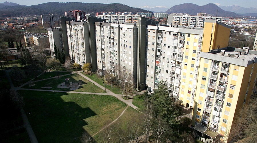 V čevljih najemodajalcev: se oddajanje 'na črno' res bolj izplača? (foto: Tina Kosec/Bobo)