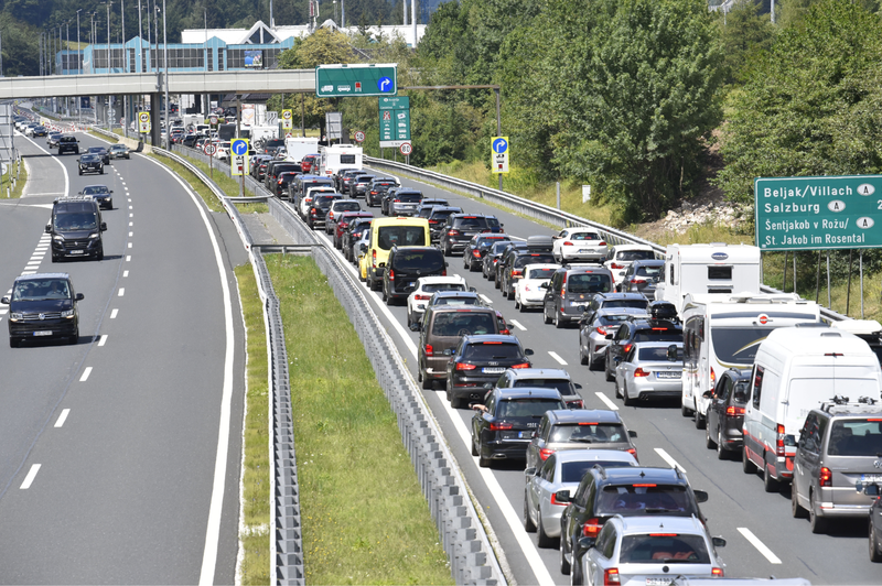 Ste pripravljeni na gneče na cesti? (Nevzdržno bo) (foto: Žiga Živulovič jr./Bobo)