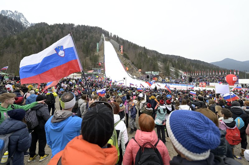 Si boste ogledali skoke v Planici? Do tja lahko potujete brezplačno (foto: Profimedia)