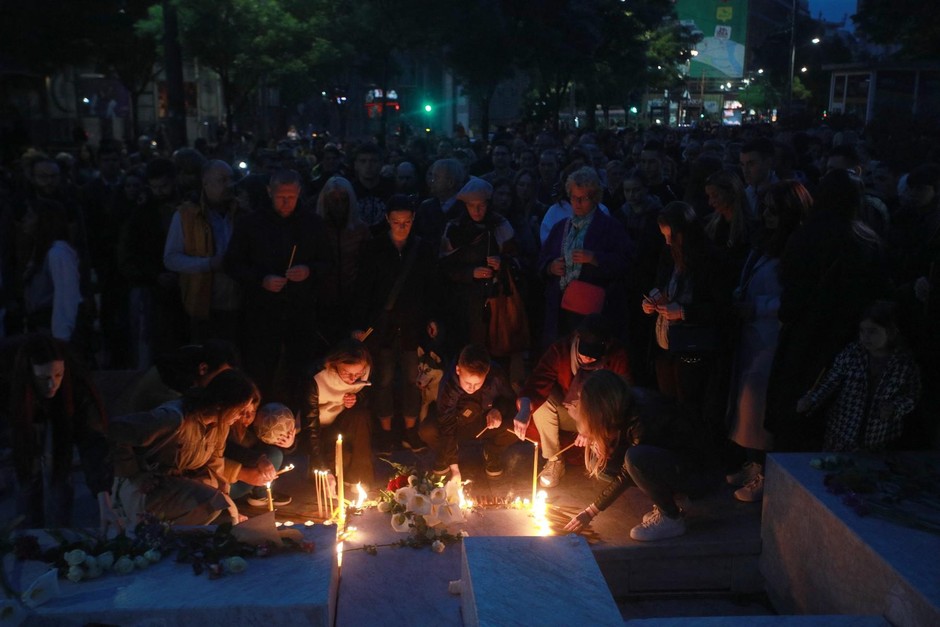 Oblasti so po streljanju razglasile tridnevno žalovanje po vsej državi.