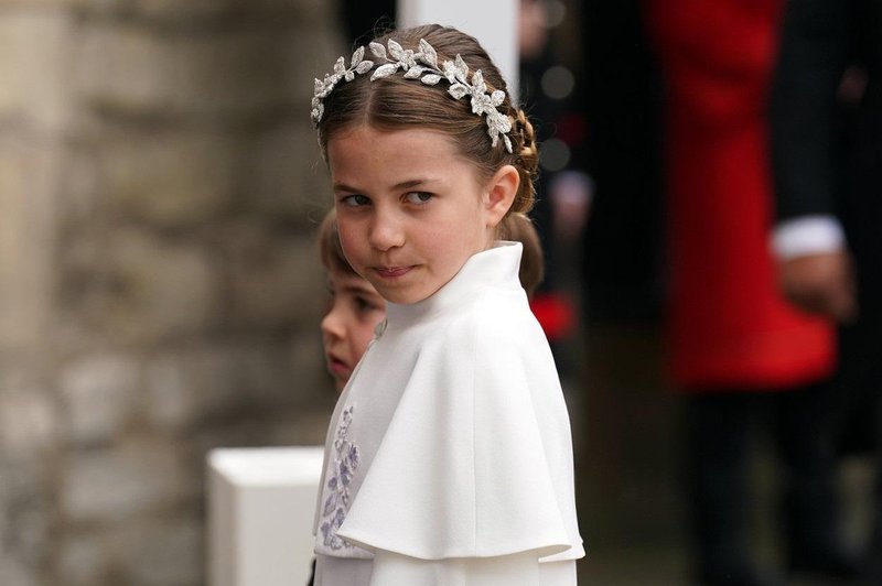 Princesa Charlotte je s to potezo na dedkovem kronanju do konca raznežila Britance (FOTO) (foto: Profimedia)