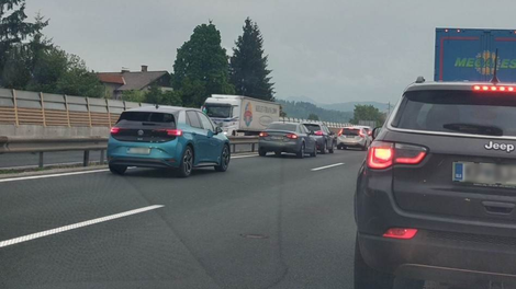 Tudi začetek novega tedna prinesel zastoje: težave predvsem na ljubljanski obvoznici in v smeri Avstrije