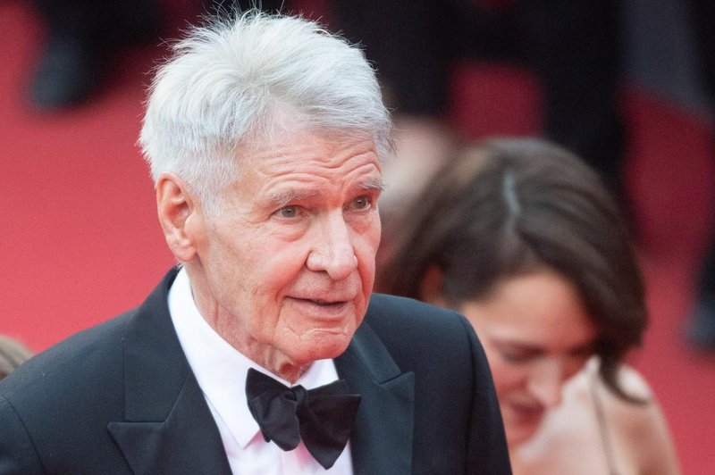 Harrison Ford v Cannesu ni mogel odmakniti pogleda s svoje mlade žene (FOTO) (foto: Profimedia)