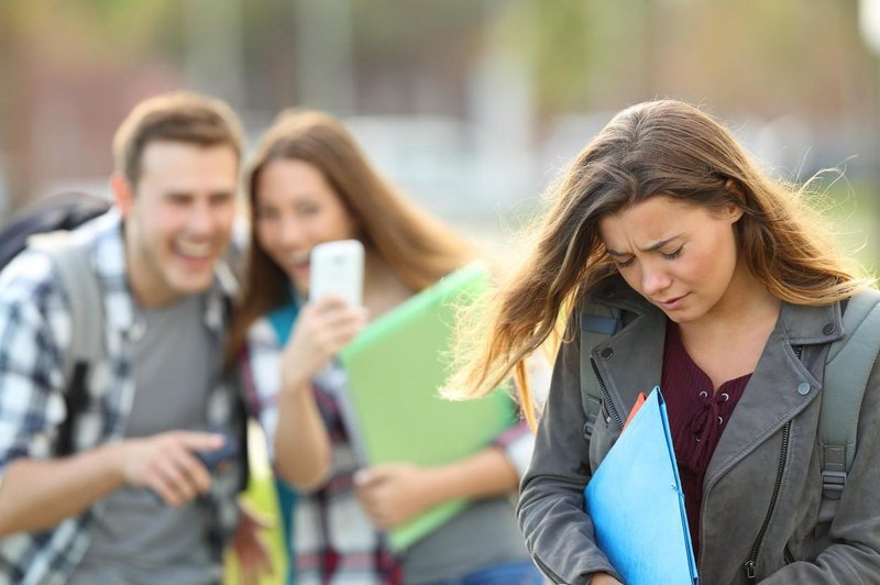 IZ SRBIJE: Deklico so žalili, nihče je noče spremljati na maturantski ples, zdaj se je zanjo zavzela Seka Aleksić (foto: profimedia)