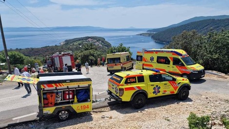 Maturantje so proslavljali zadnji šolski dan, nato pa so zleteli s ceste (FOTO)