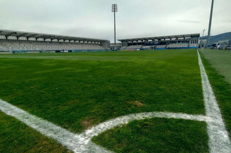 Drama na nogometni tekmi v Novi Gorici: hišnik nezavesten obležal v mlaki krvi (foto: Facebook/ND Gorica)