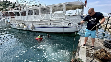 Velika čistilna akcija v Piranskem zalivu: kaj vse so našli potapljači?