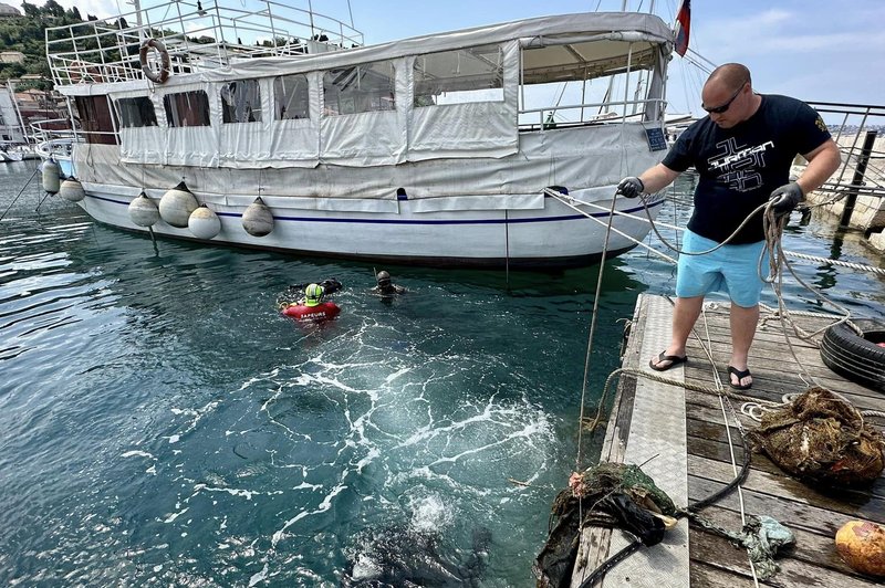 Velika čistilna akcija v Piranskem zalivu: kaj vse so našli potapljači? (foto: Facebook/Okolje Piran)