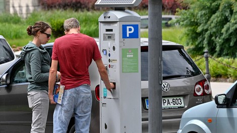 Bo treba v središču Ljubljane že kmalu parkirnino plačevati tudi ob nedeljah?