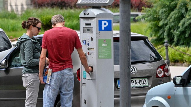 Bo treba v središču Ljubljane že kmalu parkirnino plačevati tudi ob nedeljah? (foto: Žiga Živulović j.r./Bobo)