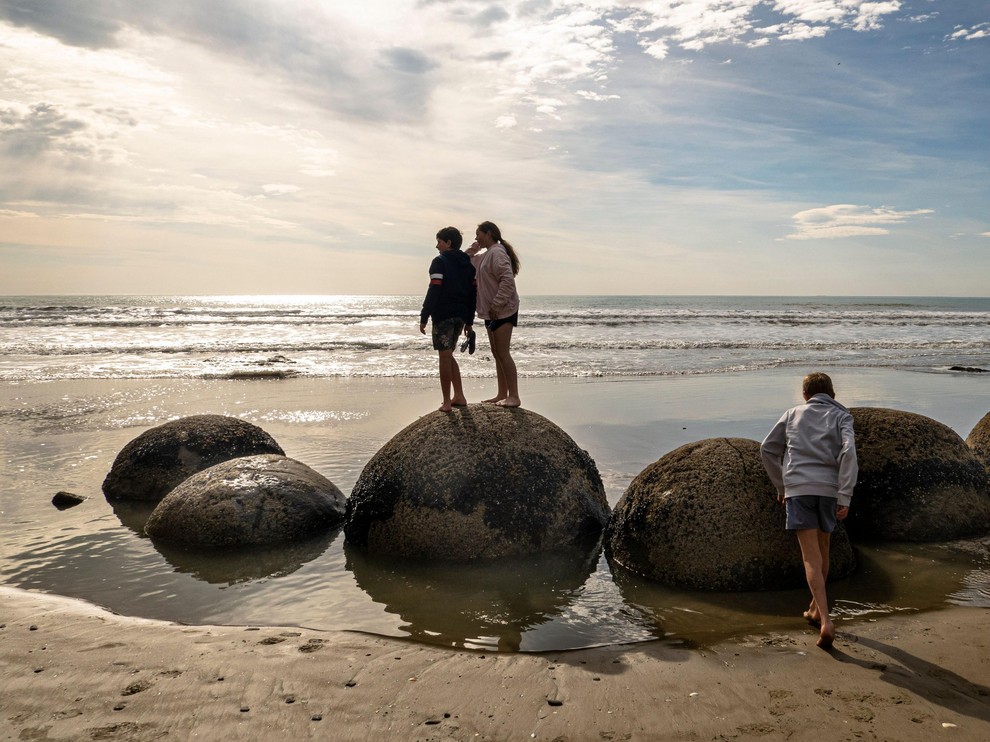 11. Moeraki balvani, Nova Zelandija Moeraki balvani se nahajajo na plaži Koekohe. Nič konkretnega ne pojasnjuje njihovega nastanka ali celo …