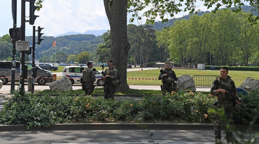 Nove podrobnosti o grozljivem napadu v parku: otroci bežali pred 31-letnim Sircem, policija ga je ustrelila v noge (foto: profimedia)