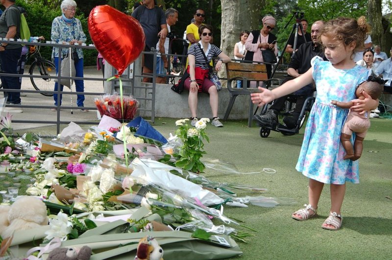 Po grozljivem napadu se dva otroka še vedno borita za življenje (foto: Profimedia)