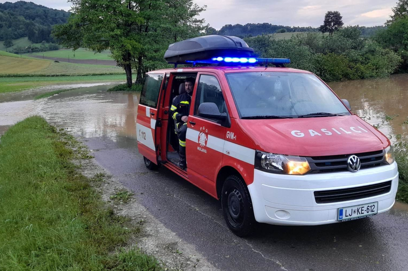 Po Sloveniji znova preglavice zaradi močnega deževja (nevšečnosti pa še ni konec) (foto: PGD Muljava)