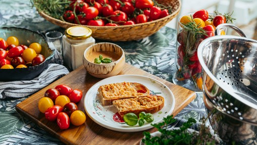 Recept: Dobite obisk in jih želite presenetiti z okusnim prigrizkom? Za vas imamo rešitev!