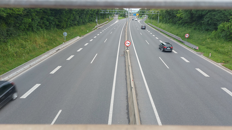 Na slovenskih avtocestah vzpostavljajo nov sistem merjenja hitrosti (deloval bo sekcijsko)