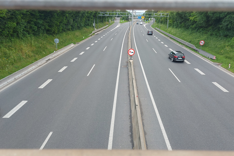 Na slovenskih avtocestah vzpostavljajo nov sistem merjenja hitrosti (deloval bo sekcijsko) (foto: Uredništvo)