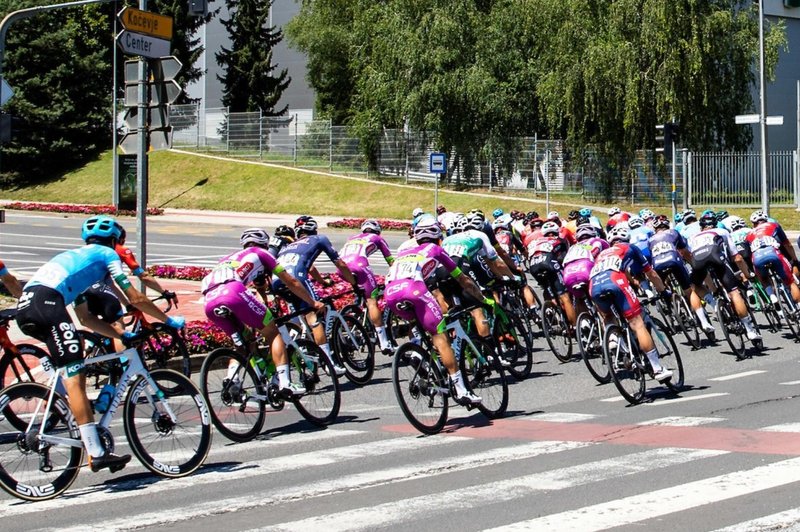 Španci morali odstopiti od kolesarske dirke Po Sloveniji: zagodli so jim kriminalci v Ljubljani (foto: Facebook/Tour of Slovenia)