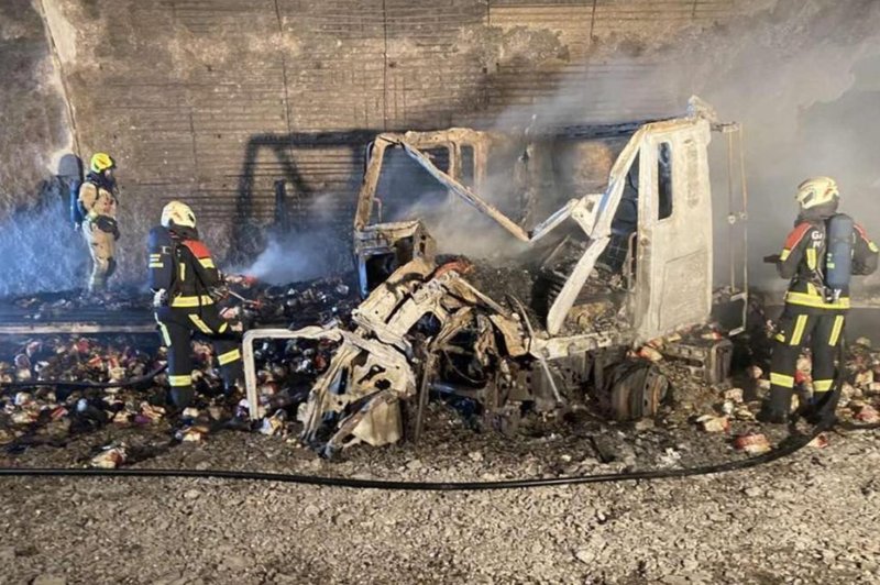 FOTO: Znano je več o grozljivi nesreči v predoru blizu Maribora (fotografije vas bodo pretresle) (foto: PGD Brezje)