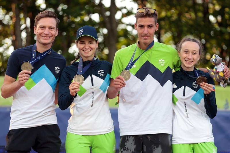 Nova medalja za slovenske skakalce: na ekipni tekmi so jih premagali le ... (foto: Instagram/sloveniaolympicteam)