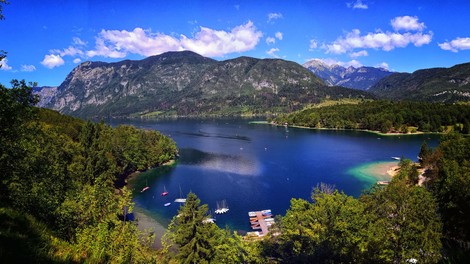 Nič več brezplačno! Če boste hoteli priti do Bohinjskega jezera, boste morali plačati