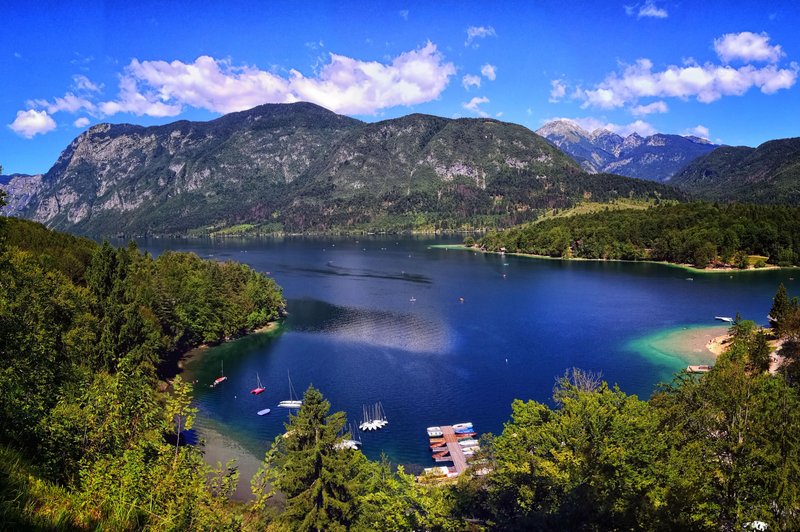 Nič več brezplačno! Če boste hoteli priti do Bohinjskega jezera, boste morali plačati (foto: Tina Kosec/Bobo)