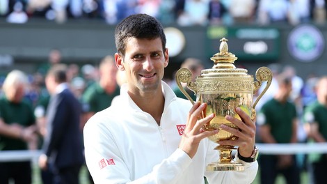 Veste, zakaj je na vrhu pokala, ki ga podelijo v Wimbledonu, ananas?