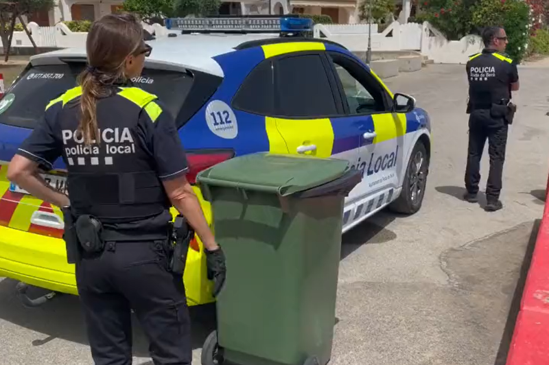 Grozljivo odkritje na priljubljeni turistični plaži: v pesku našli posmrtne ostanke otroka brez glave (foto: Twitter/Guillem Sánchez/posnetek zaslona)